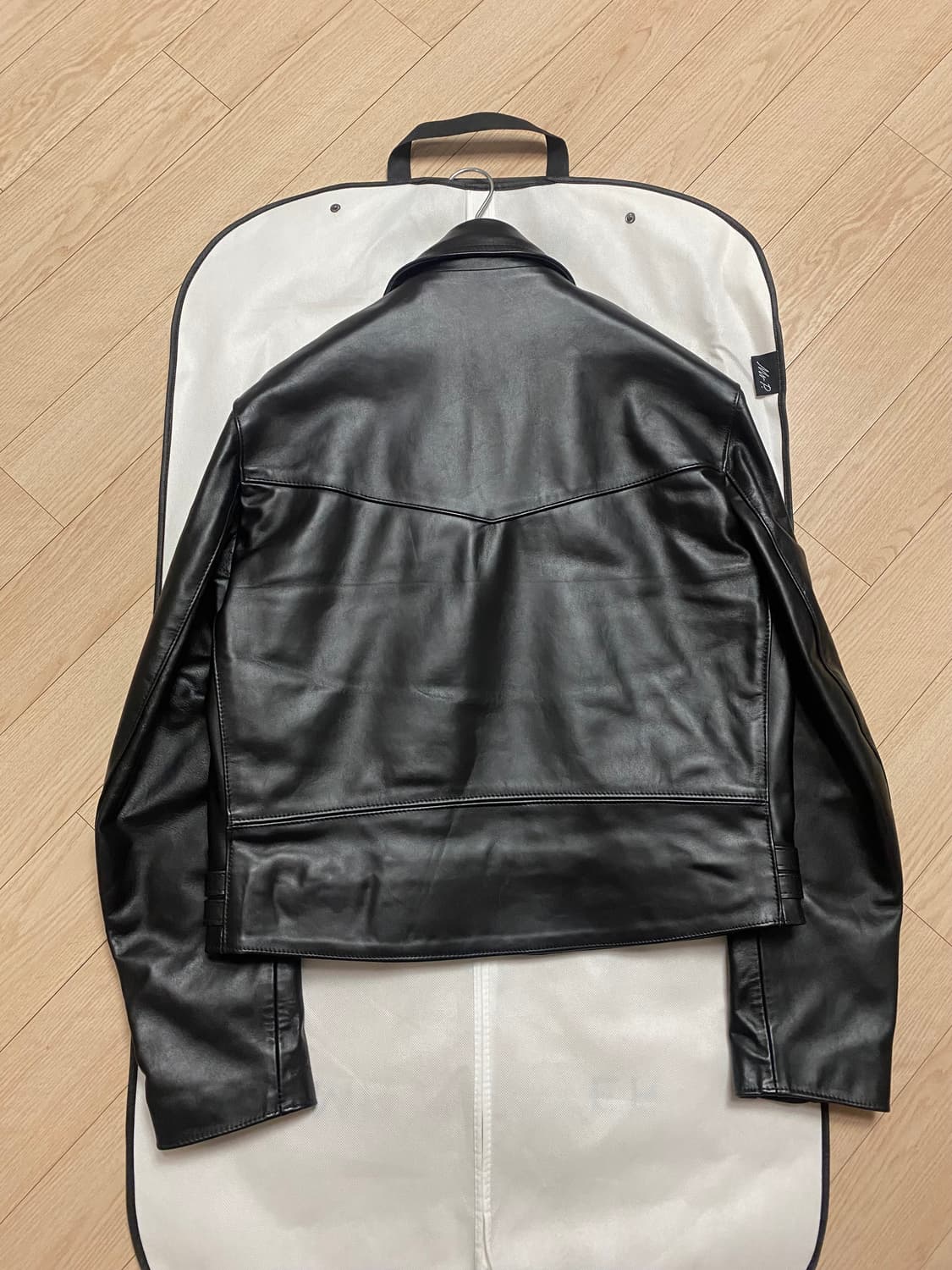 루이스레더 391 라이트닝 홀스하이드 42R 판매합니다 상품이미지2