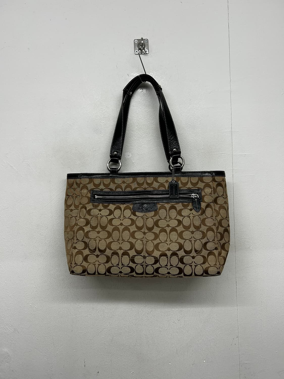 코치 시그니처 숄더백 브라운 상품이미지7