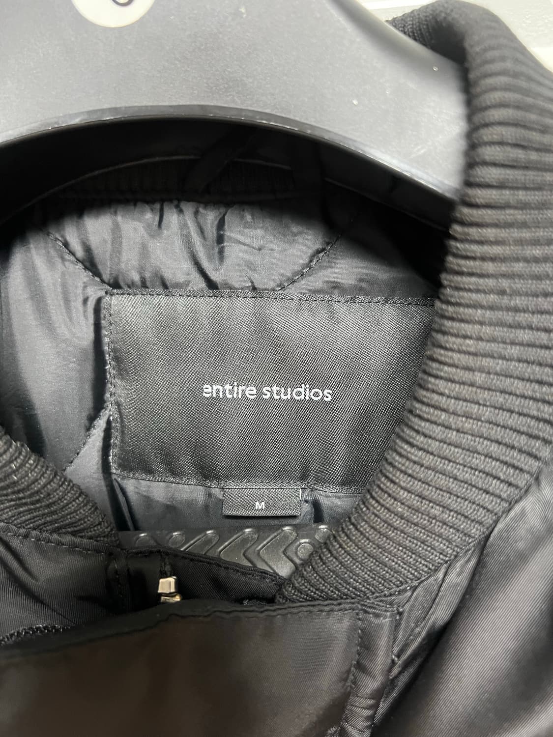 엔타이어스튜디오 v-22 봄버 판매 상품이미지5