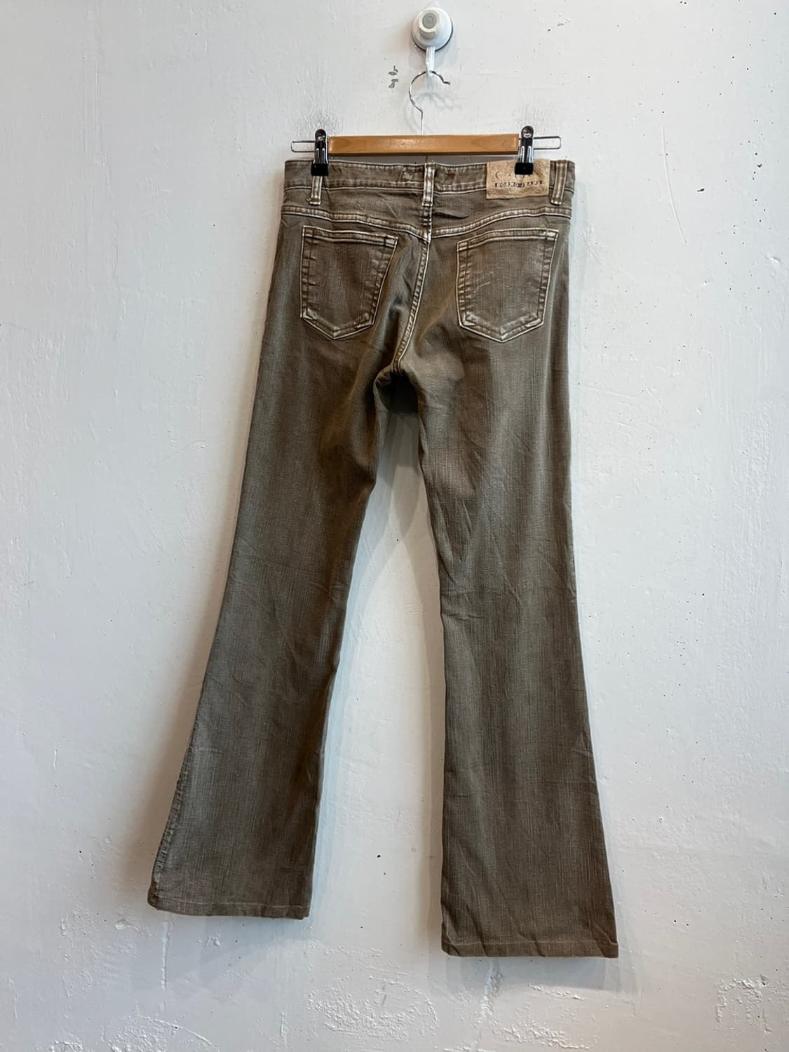 COX COSMO JEANS 로우라이즈 자수 부츠컷 데님팬츠 상품이미지4