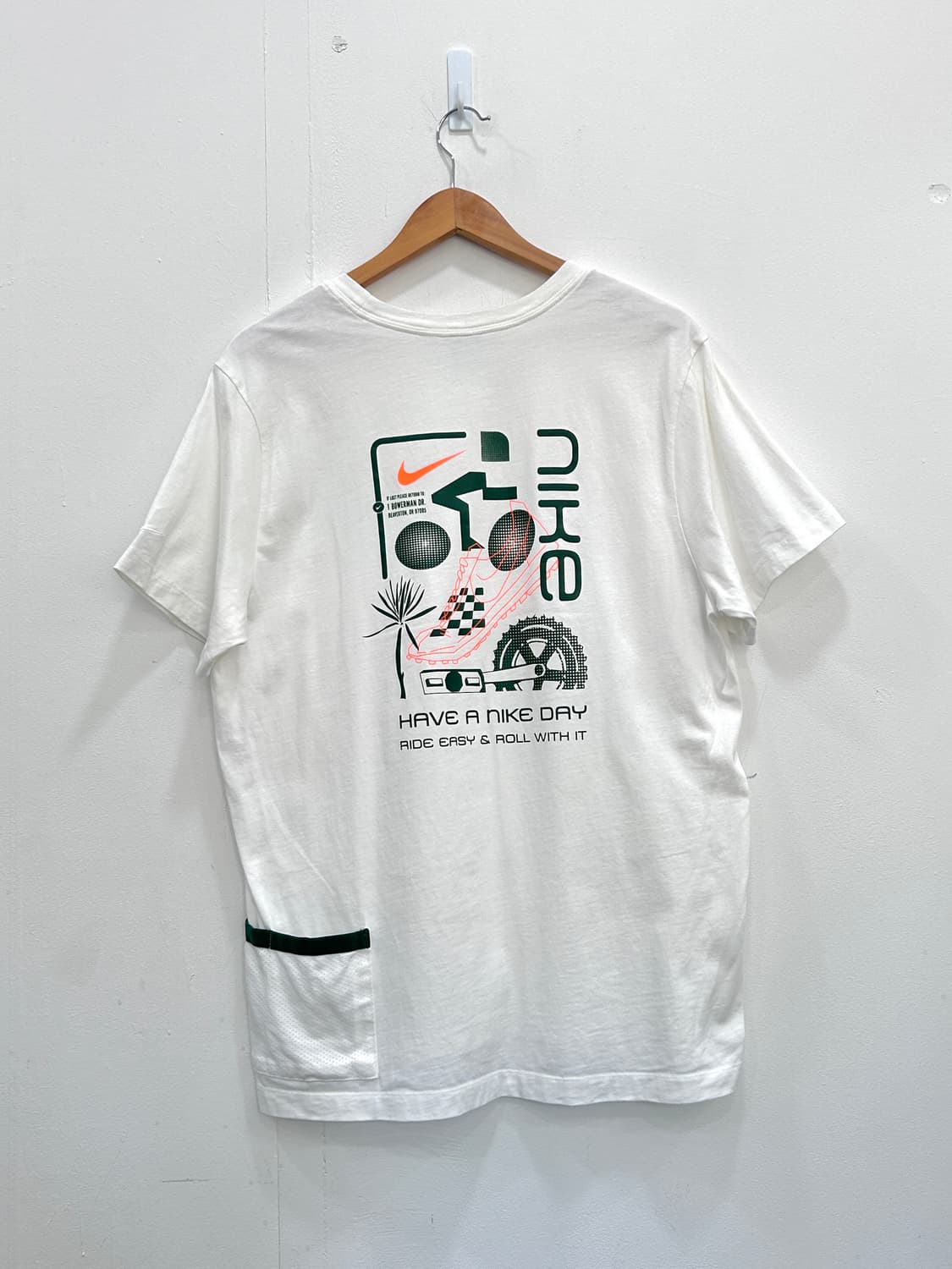나이키 그래픽 프린팅 포켓 화이트 반팔 티셔츠 2XL 상품이미지5