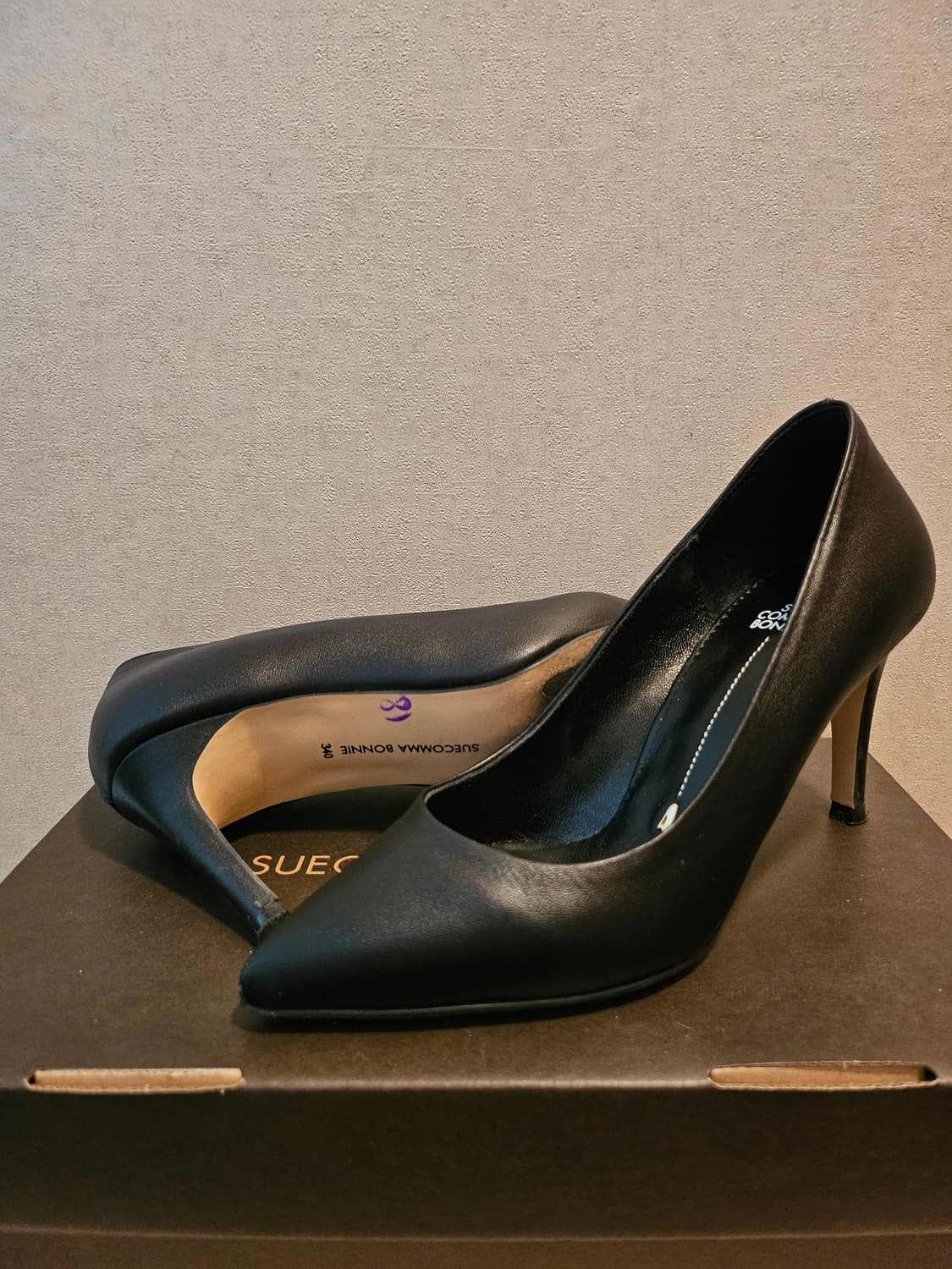 슈콤마보니 블랙 클래식 펌프스 힐 8cm 상품이미지6