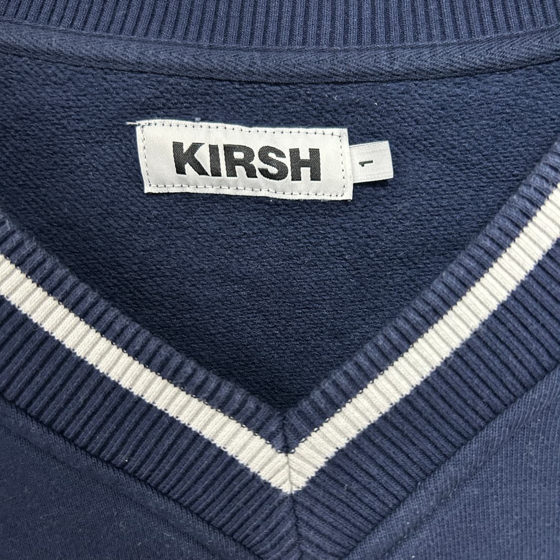 키르시 오버핏 브이넥 스웻셔츠 맨투맨 네이비 상품이미지5