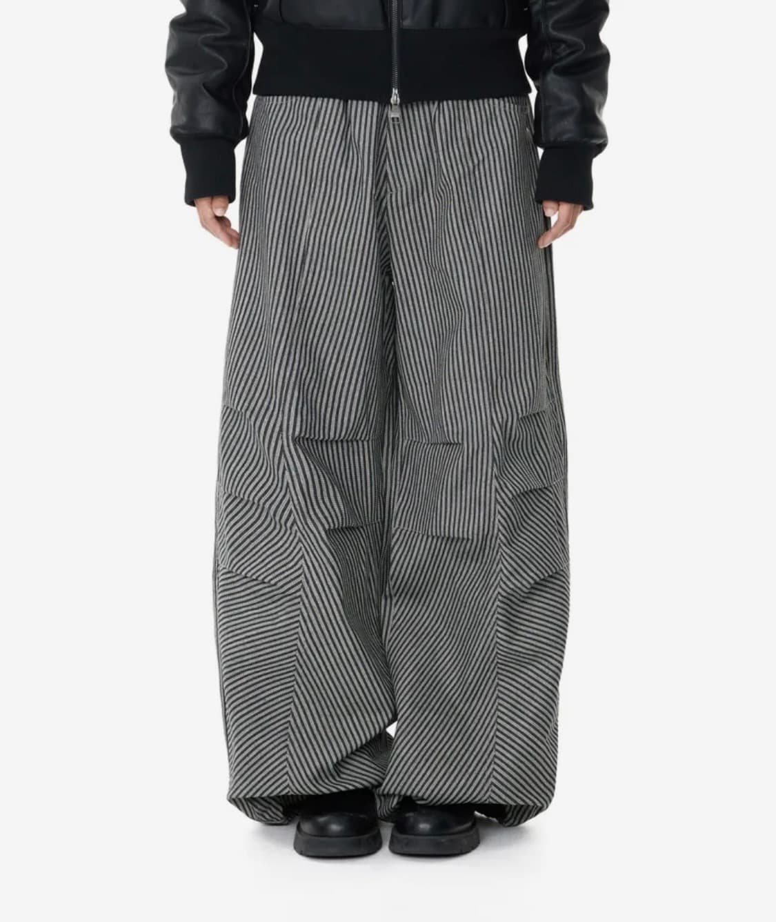 아캄 Knee Pin-tuck Stripe Denim Pants 상품이미지1