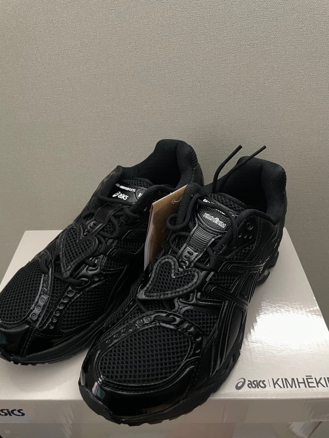 아식스 x 김해김 젤 님버스 10.1 블랙 235 사이즈 판매합니다. 상품이미지1