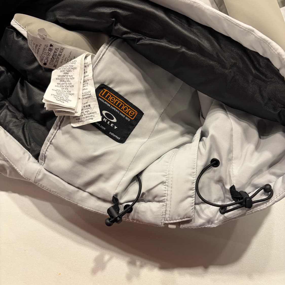 [M] 오클리 엘립스 경량 패딩 점퍼 화이트 D257 상품이미지8