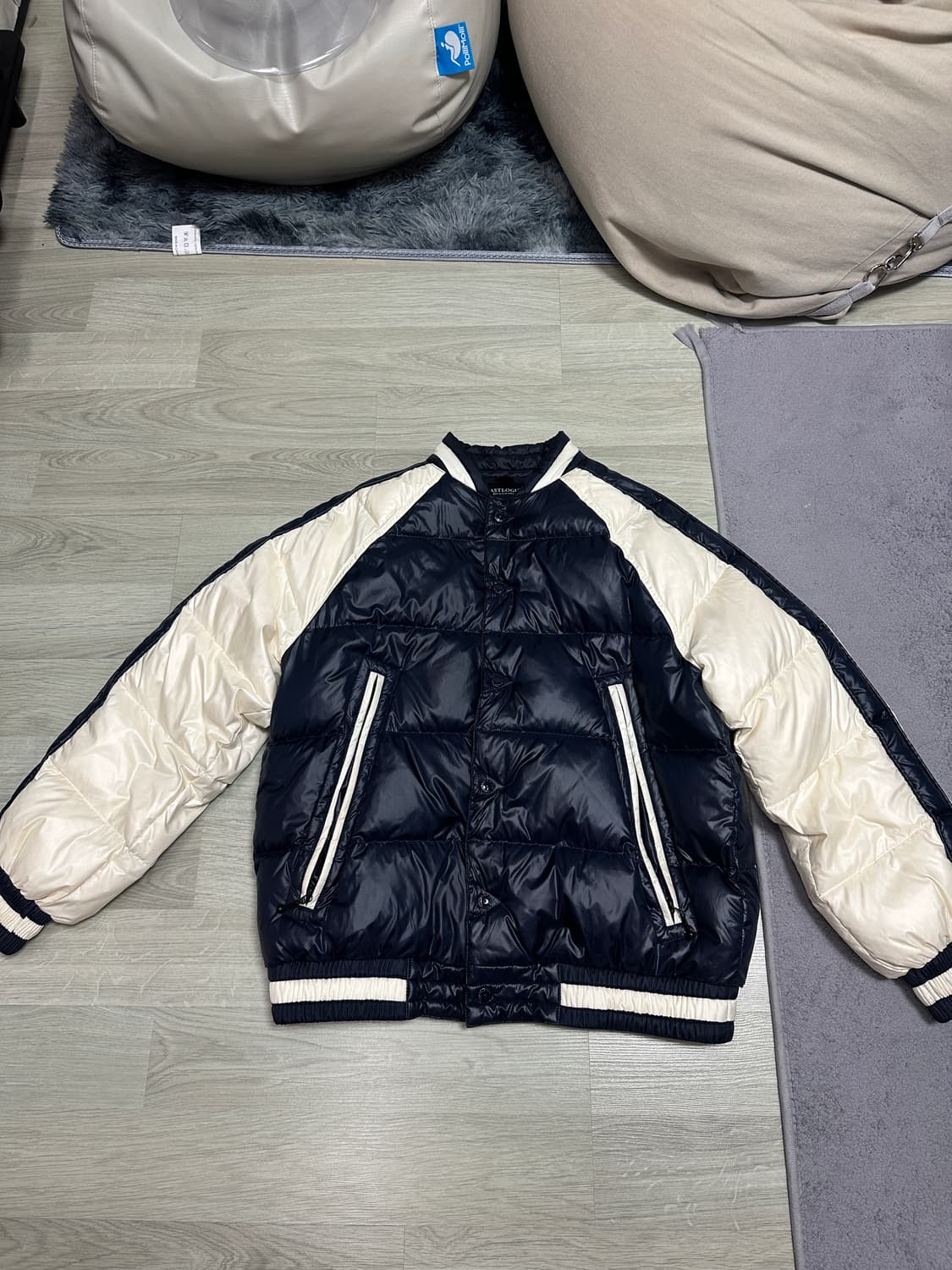 이스트로그 바시티 패딩 상품이미지1