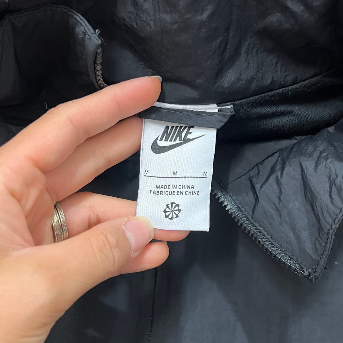 [100-105] 나이키 바람막이 상품이미지6