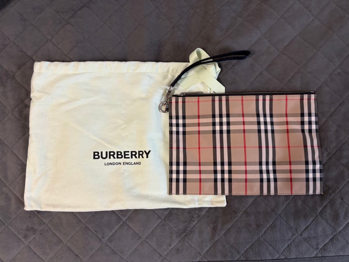 버버리 클러치백 상품이미지1