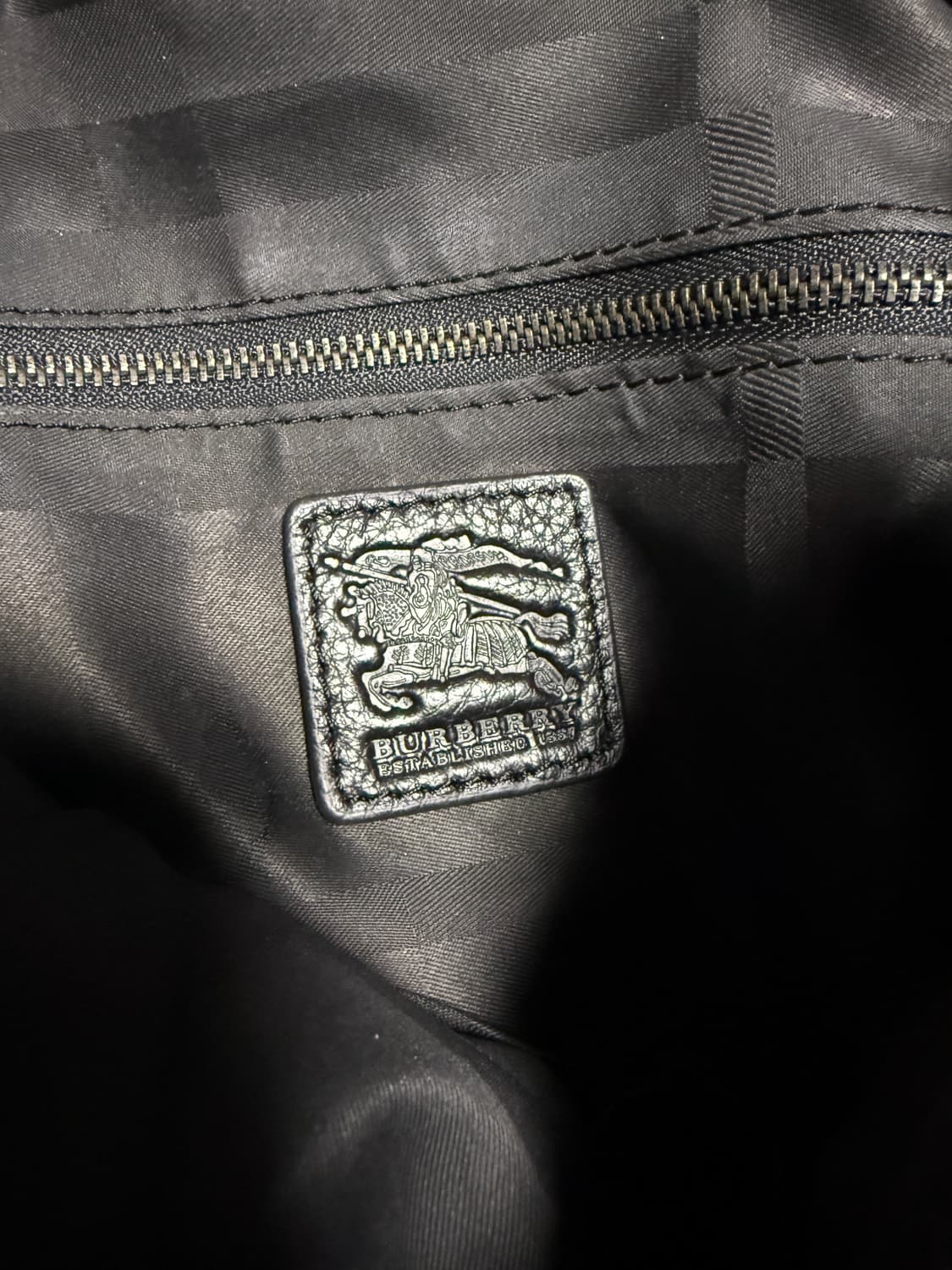 버버리 체인 토트백 상품이미지5