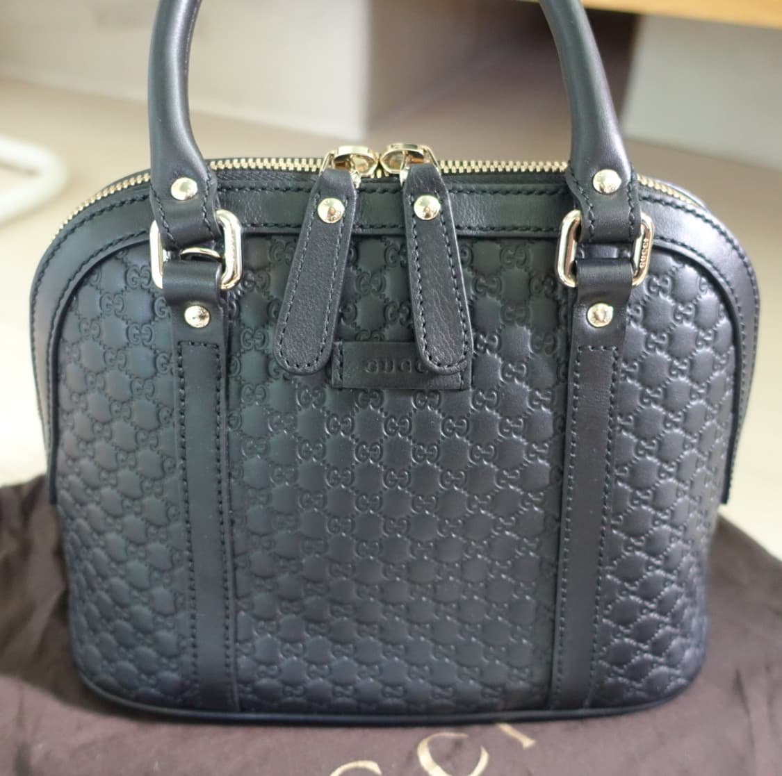 구찌 마이크로시마 미니돔 블랙 토트백 상품이미지1