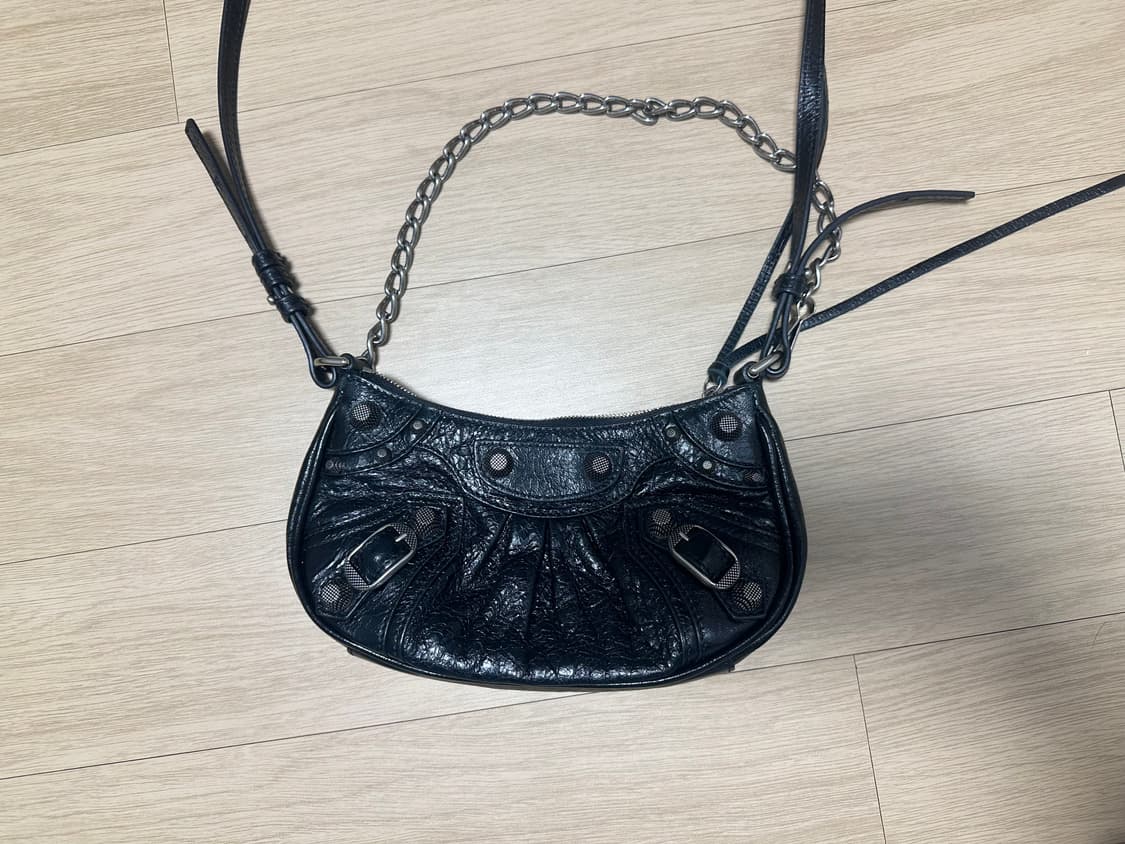 발렌시아가 르카골 램스킨 체인 미니백 블랙 상품이미지2
