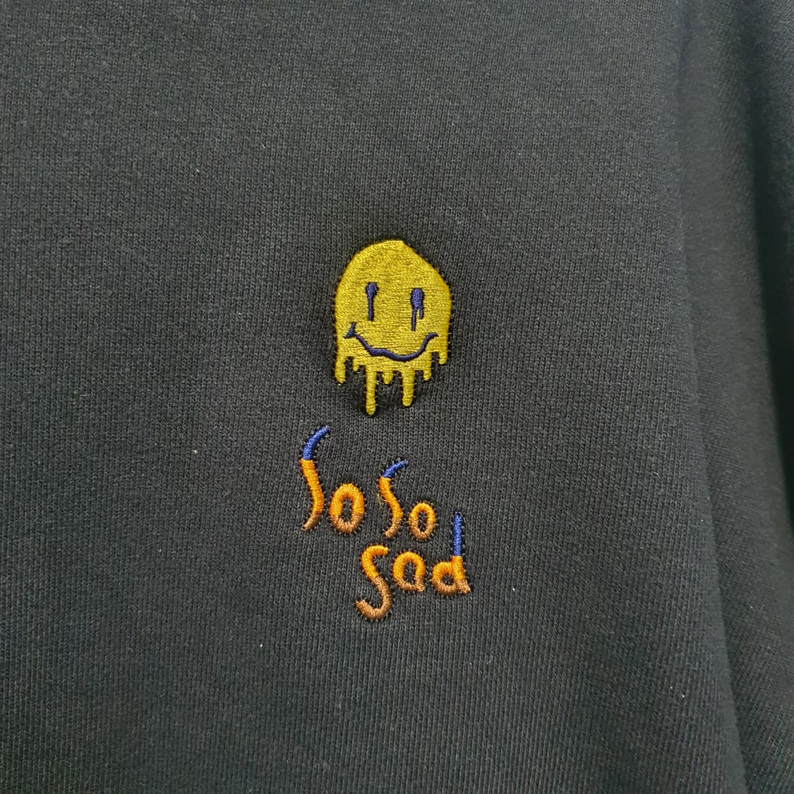 커스텀멜로우 새드 스마일 맨투맨  상품이미지3