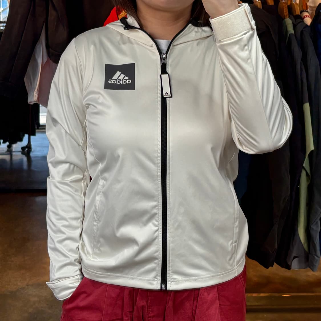 아디다스 아이보리 바람막이 상품이미지1
