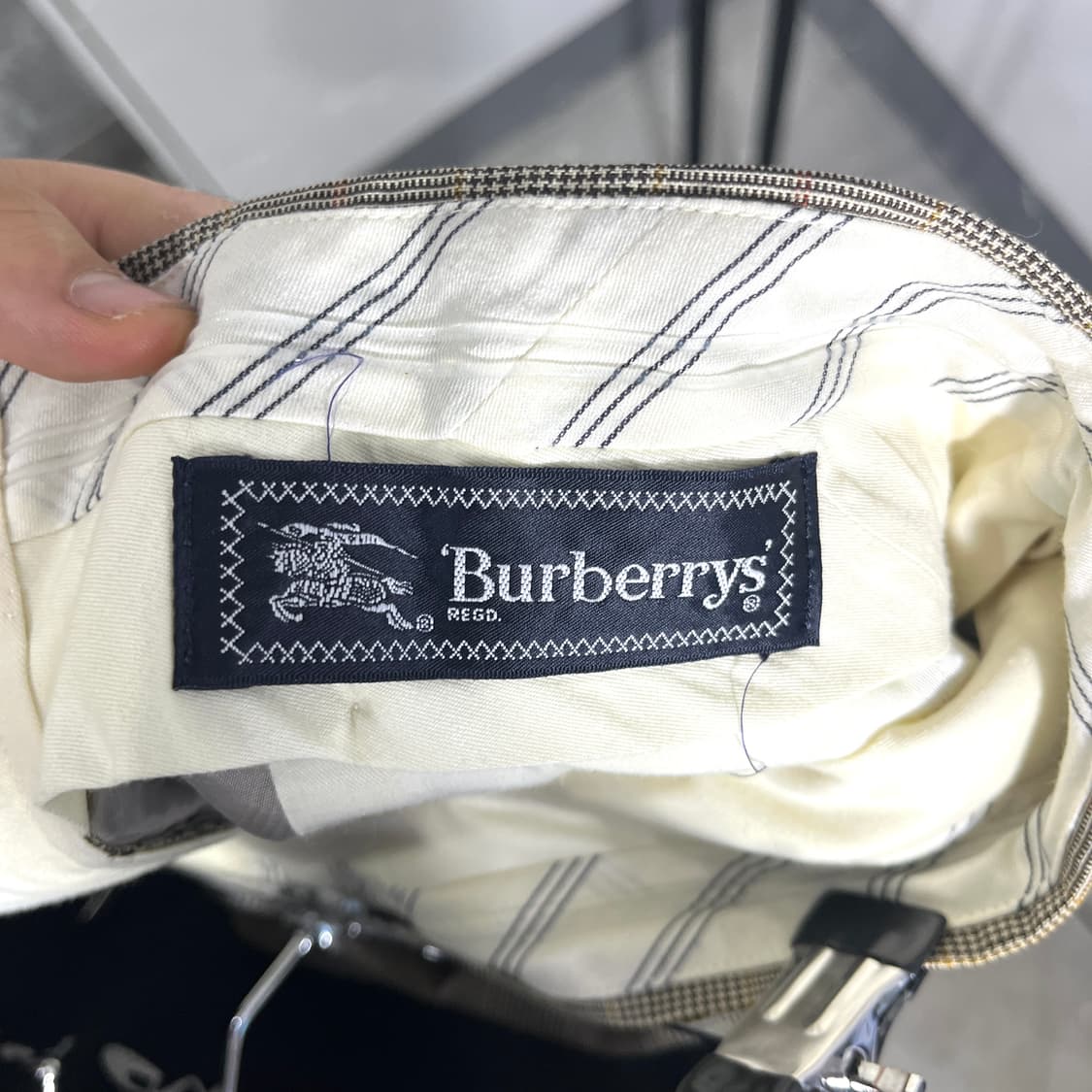 버버리 체크 슬랙스 상품이미지4