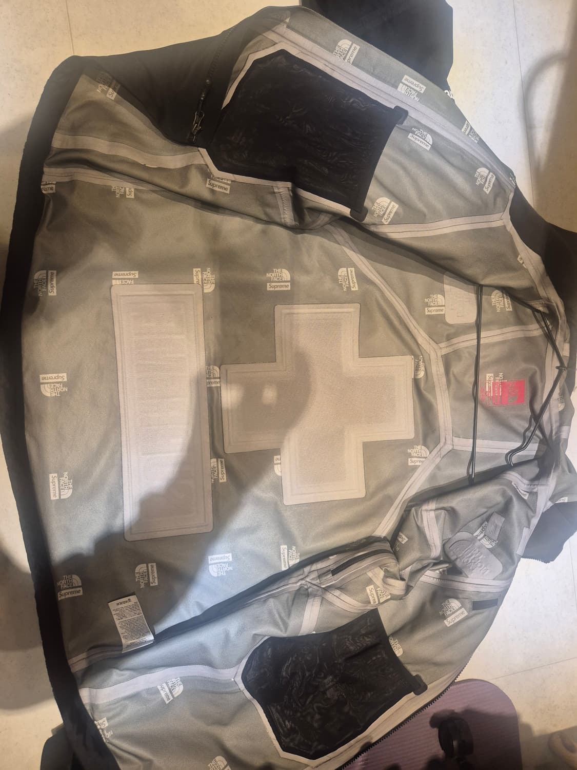 슈프림 x 더 노스 페이스 서밋 시리즈 레스큐 마운틴 프로 재킷 블랙 ( 상품이미지4