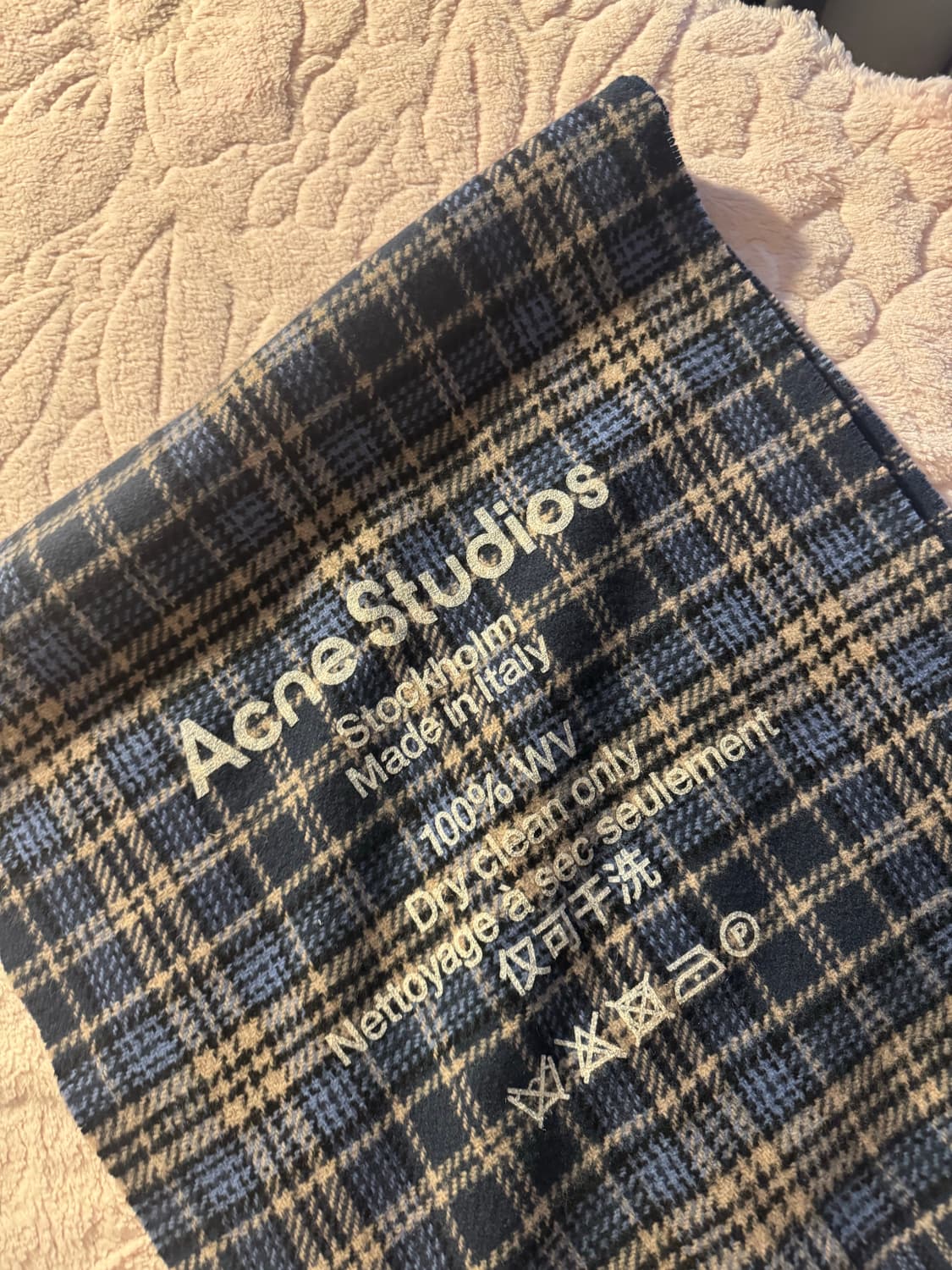 아크네스튜디오 체크 머플러 상품이미지1