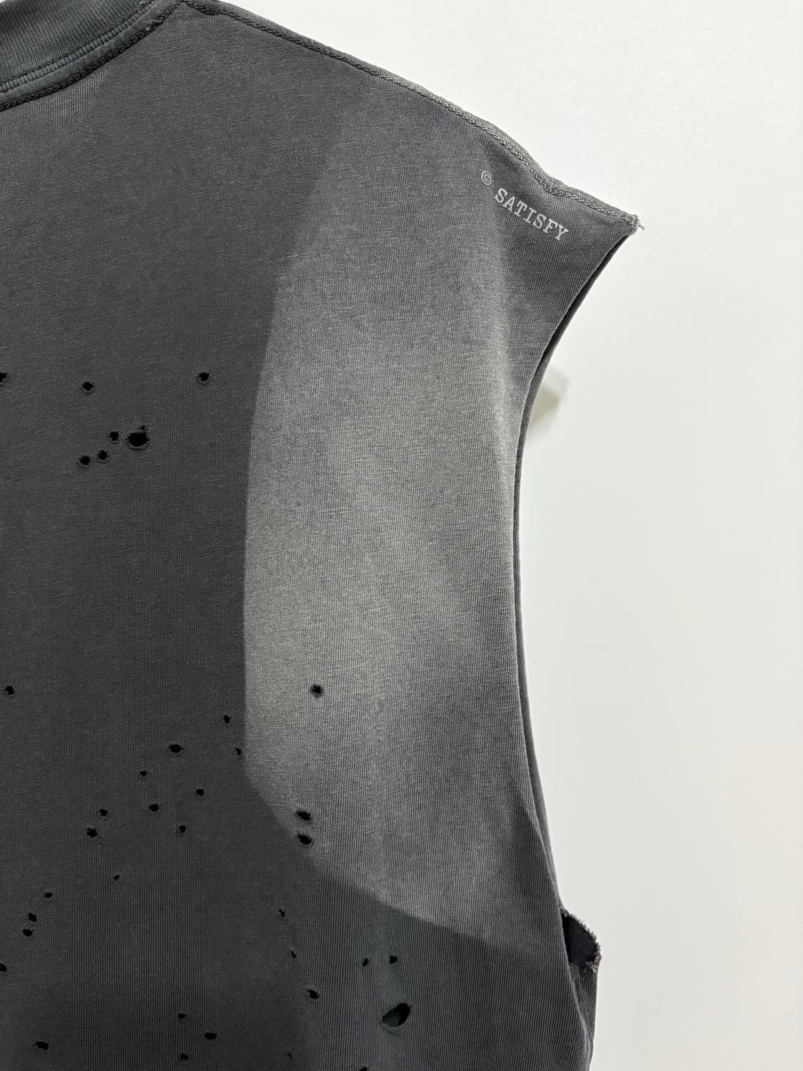 세티스파이 / 모스테크 크롭 프린지 머슬 티셔츠 썬 블리치드 블랙 / 1 상품이미지6