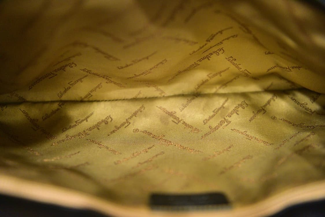 페라가모 간치니 사피아노 토트백(정품) 상품이미지10