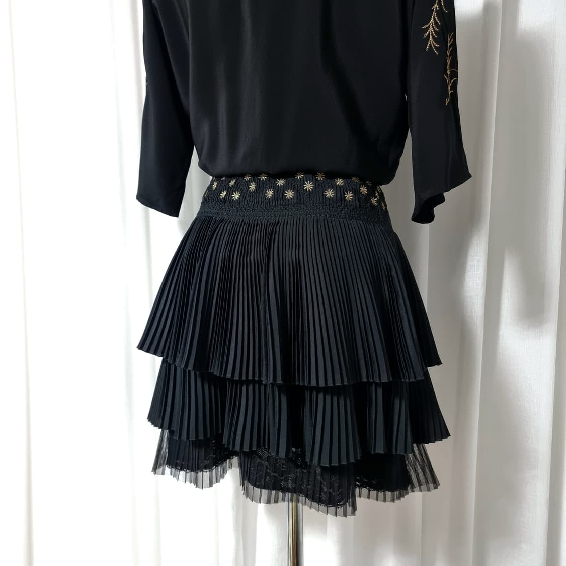 바네사브루노 실크100% 나그랑숄더 가오리핏 플리츠 원피스 (55/34) 상품이미지9