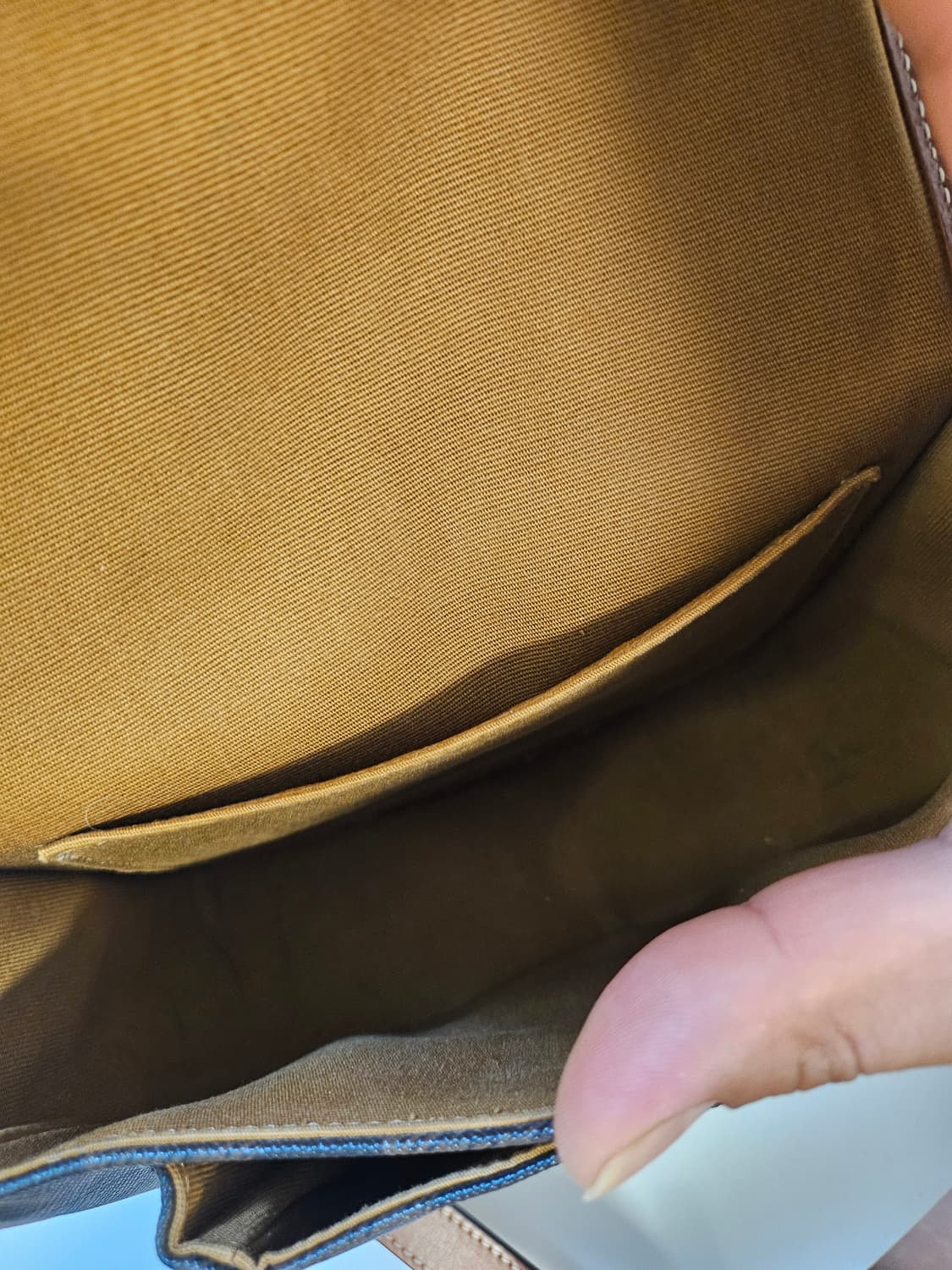 셀린느 트리오페 캔버스 폴코백 미디엄 상품이미지6