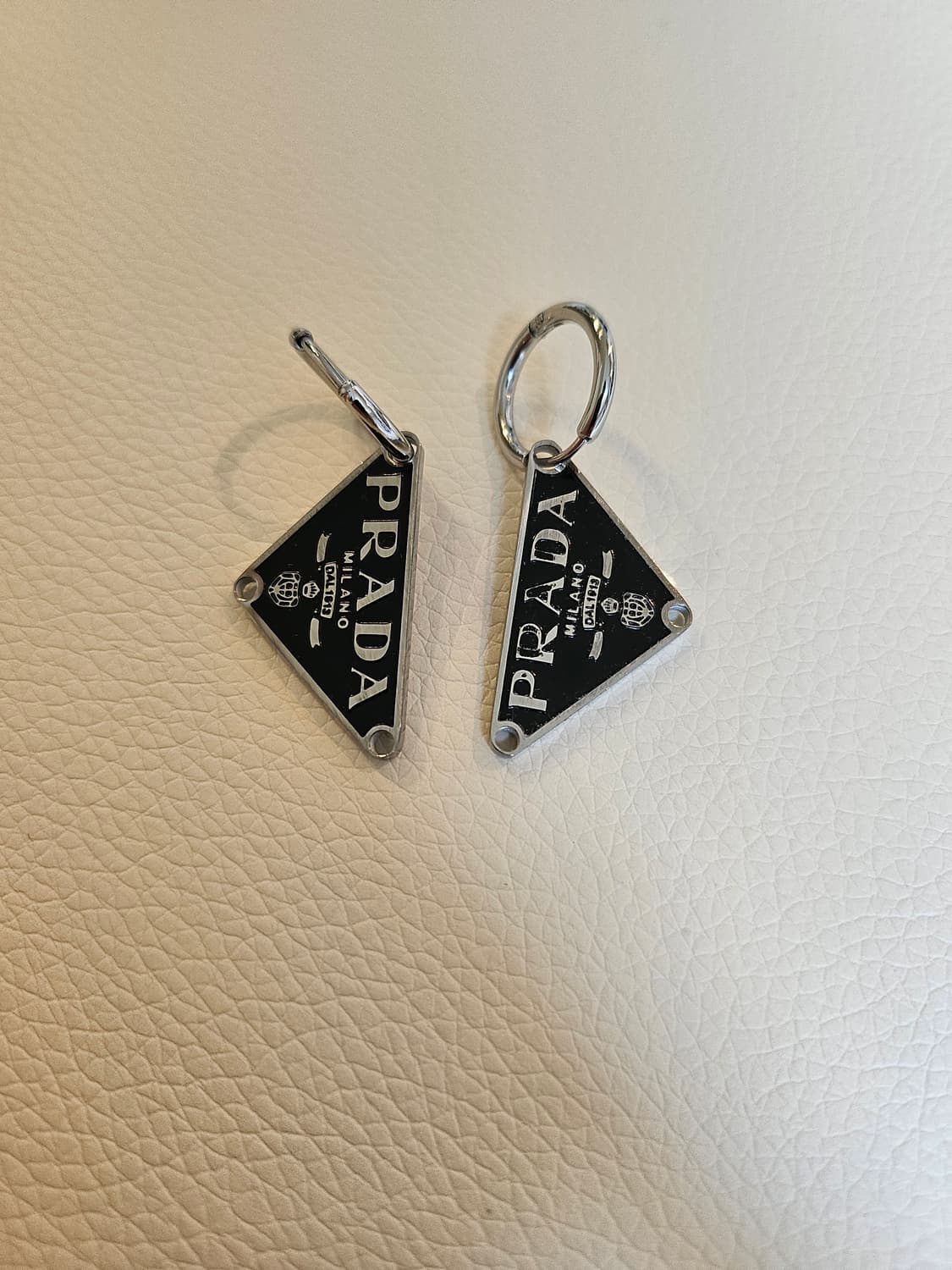 프라다 업사이클링 빈티지 드롭 귀걸이 상품이미지1