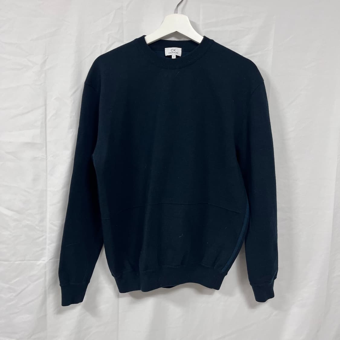 캘빈클라인 사이드 배색 울 혼방 맨투맨 상품이미지1