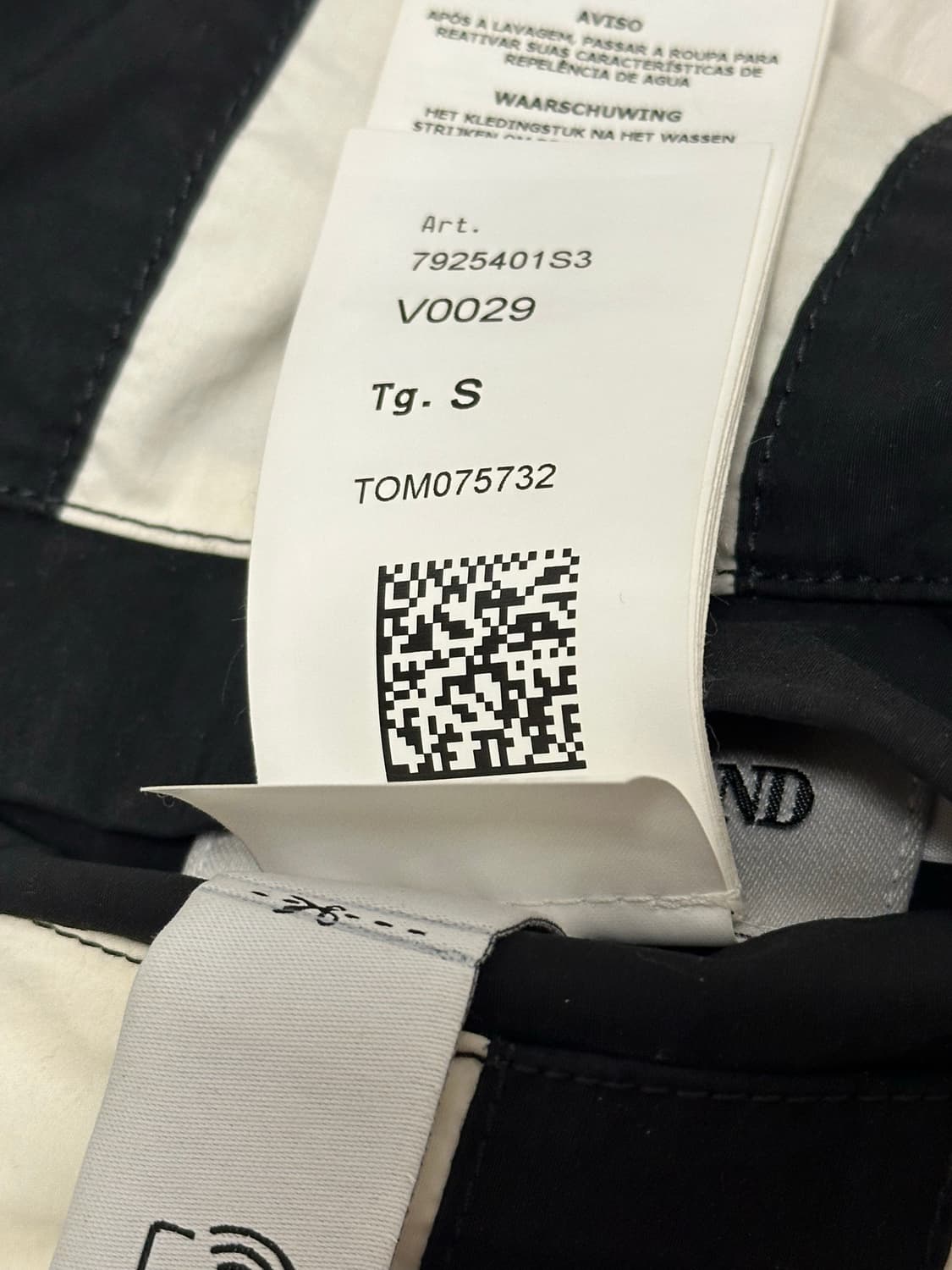 스톤아일랜드 x 슈프림 리버시블 패딩 23fw 블랙 상품이미지4