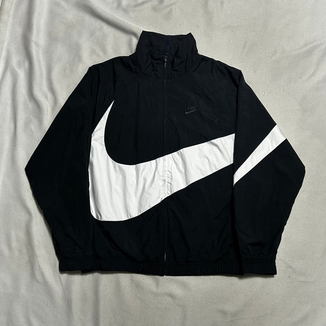 M 나이키 빅스우시 블랙 바람막이 상품이미지2
