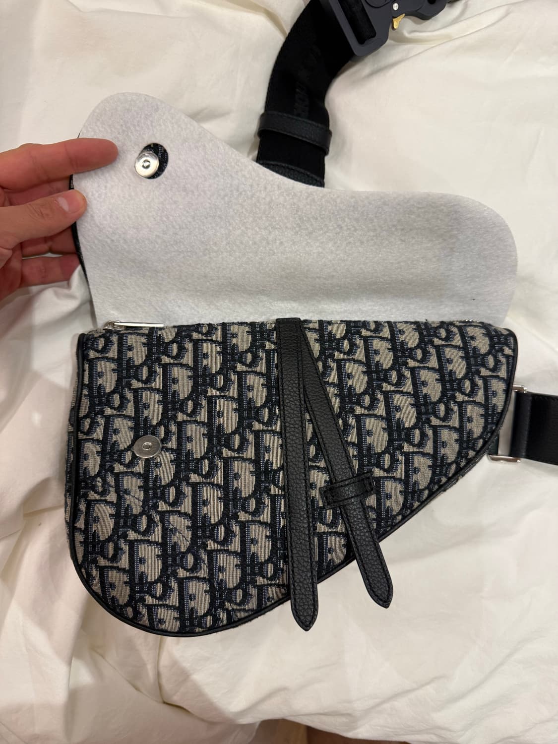 디올 오블리크 새들백 상품이미지3