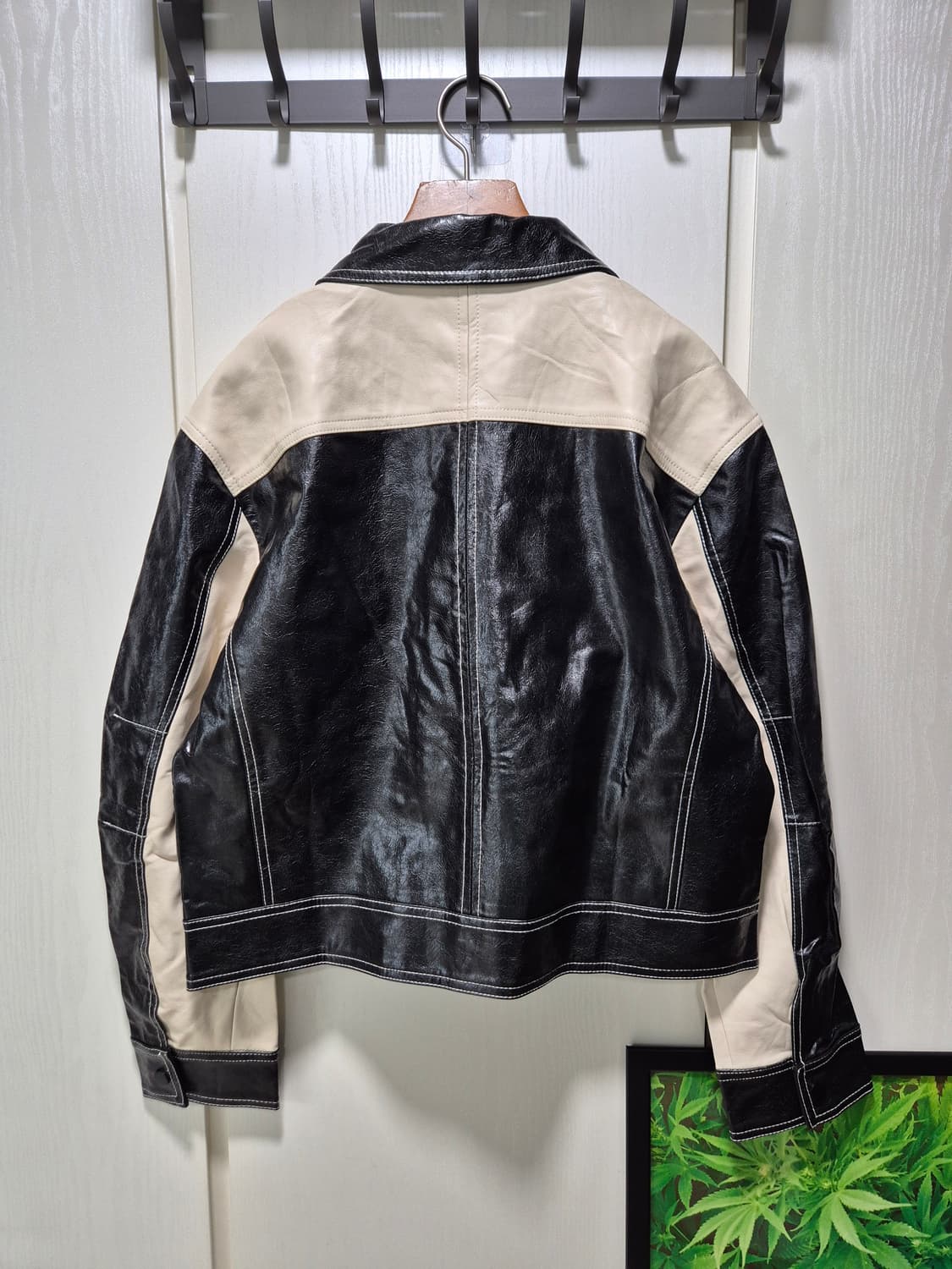 DIAIRE. 블랙 배색 레더 자켓 상품이미지10