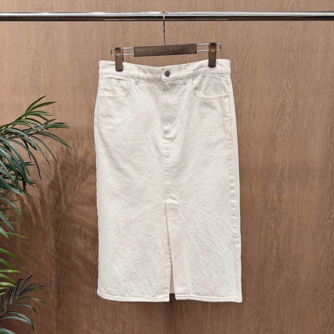 코스 미디 스커트 사이드 포켓 히든 집업 밑단 트임 디테일 아이보리 상품이미지1