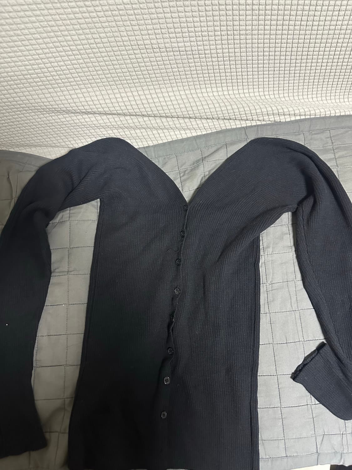 DIAGONAl_ V NECK SILHOUETTE CARDIGAN 상품이미지6