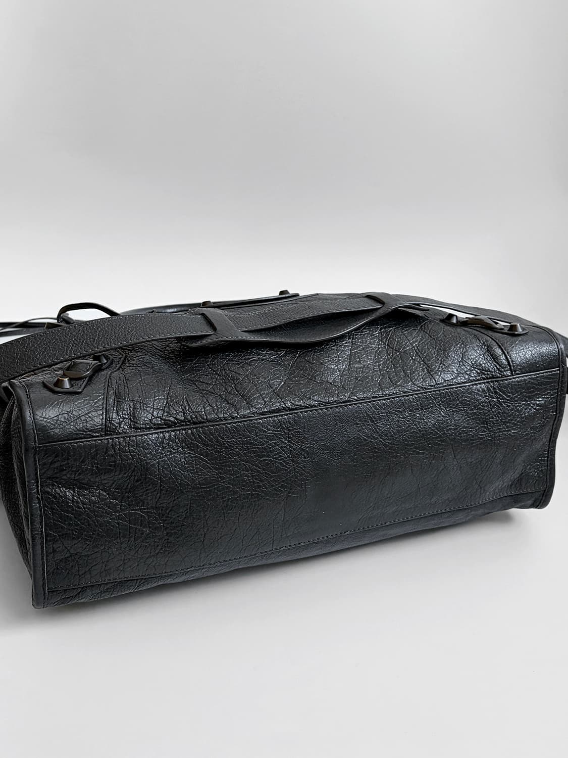 발렌시아가 클래식 시티백 미듐 판매합니다. 상품이미지8