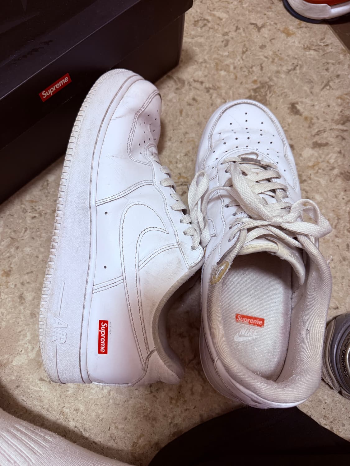 나이키 슈프림 에어포스1 로우 화이트 280 상품이미지5