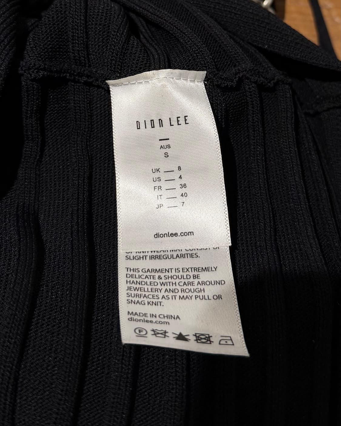 디온 리 블랙 브레이디드 립 니트 미니 드레스 상품이미지8