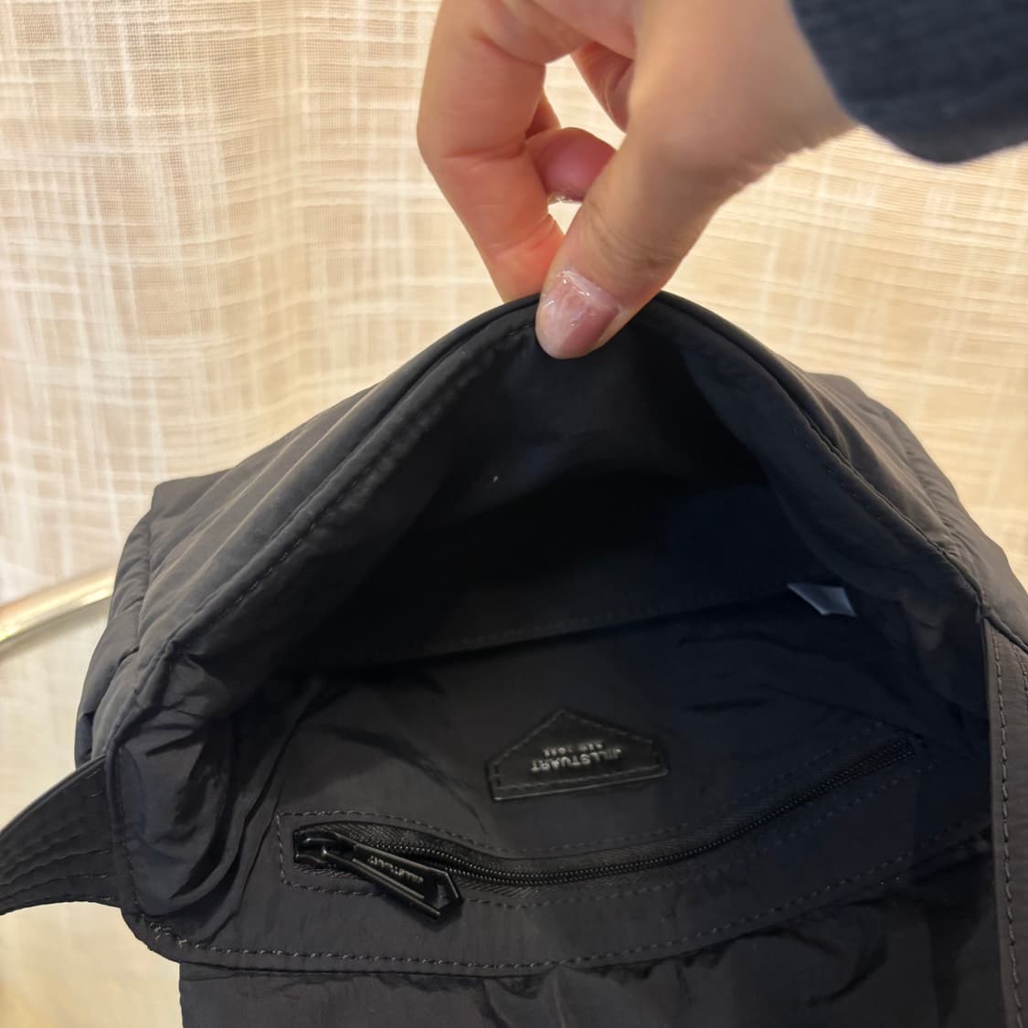 정품 질스튜어트 로젤라 패디드 크로스백     상품이미지9