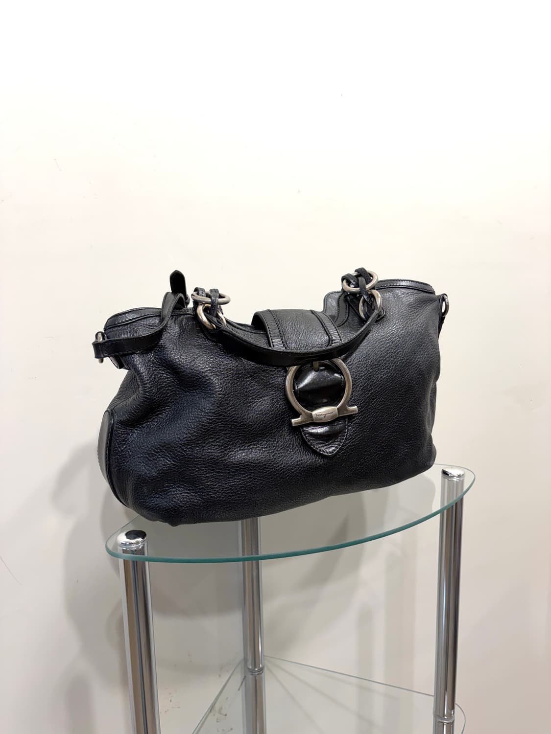 페라가모 간치니 레더 숄더 크로스백 상품이미지3