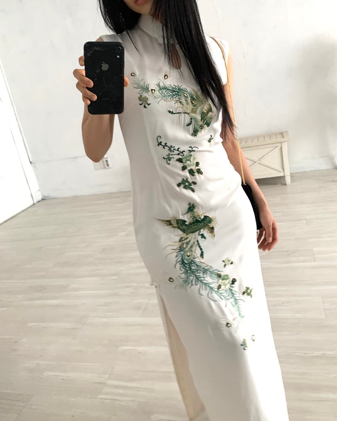White Oriental Green Embroidery Qipao 상품이미지4
