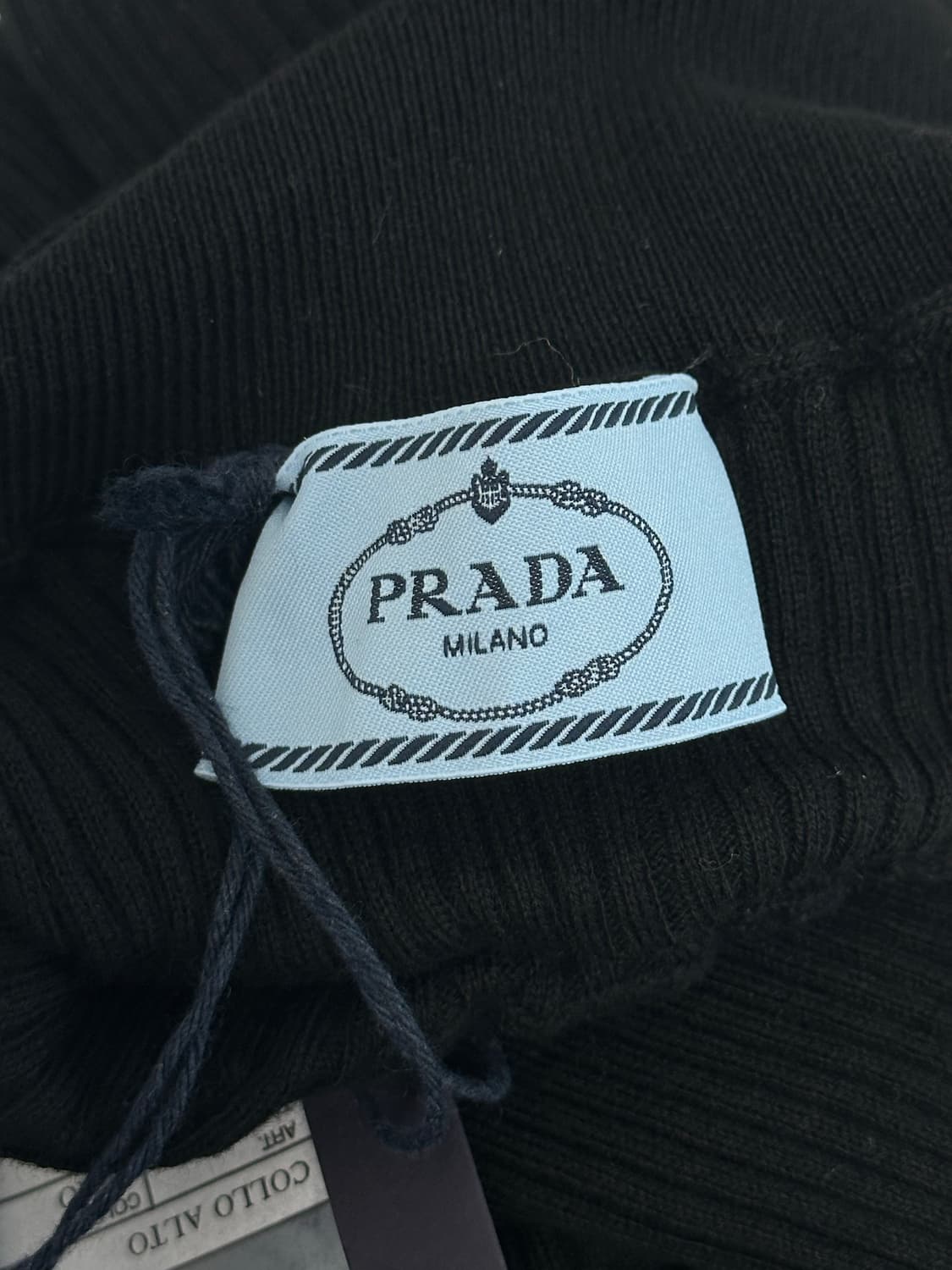 프라다 터틀넥 골지 심플 블랙 니트 상품이미지6