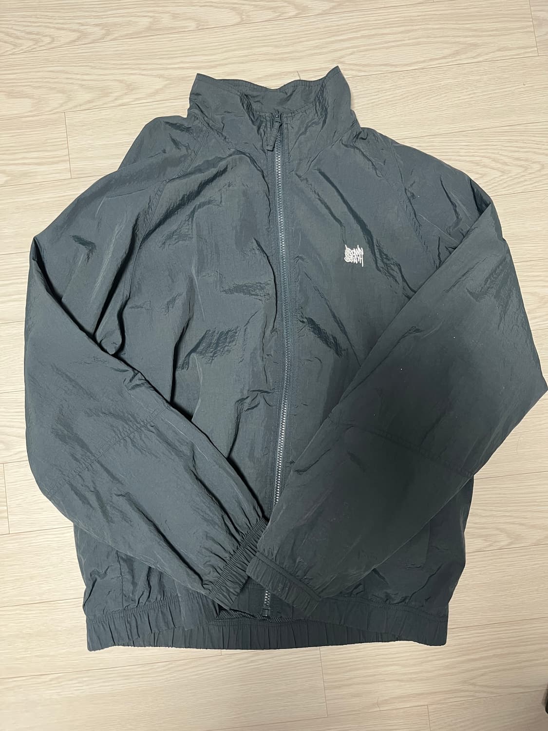 브라운브레스 네이비 바람막이 상품이미지1