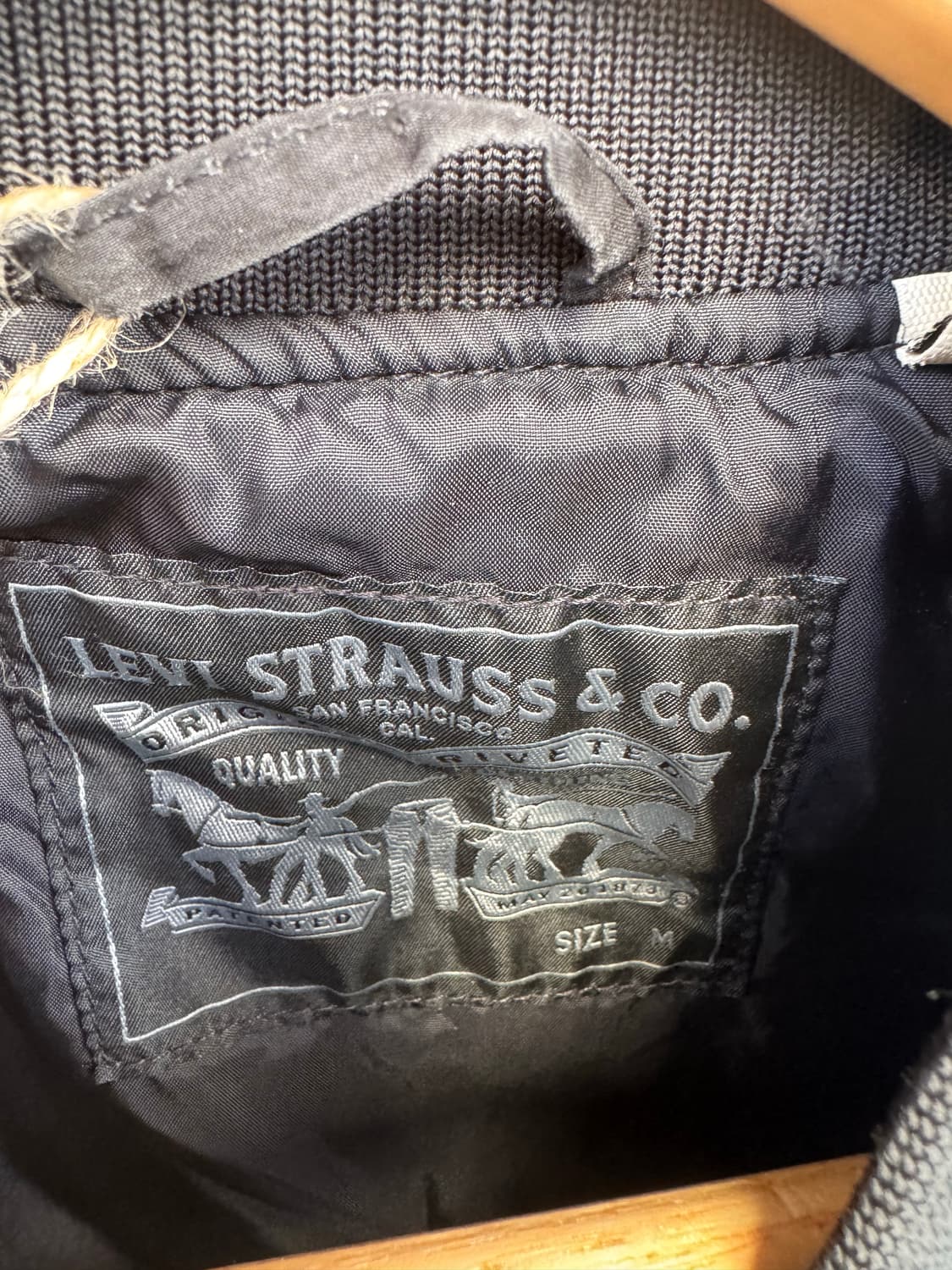 리바이스 퀄팅 MA-1 블랙 봄버 자켓 경량패딩 자켓 M 상품이미지4