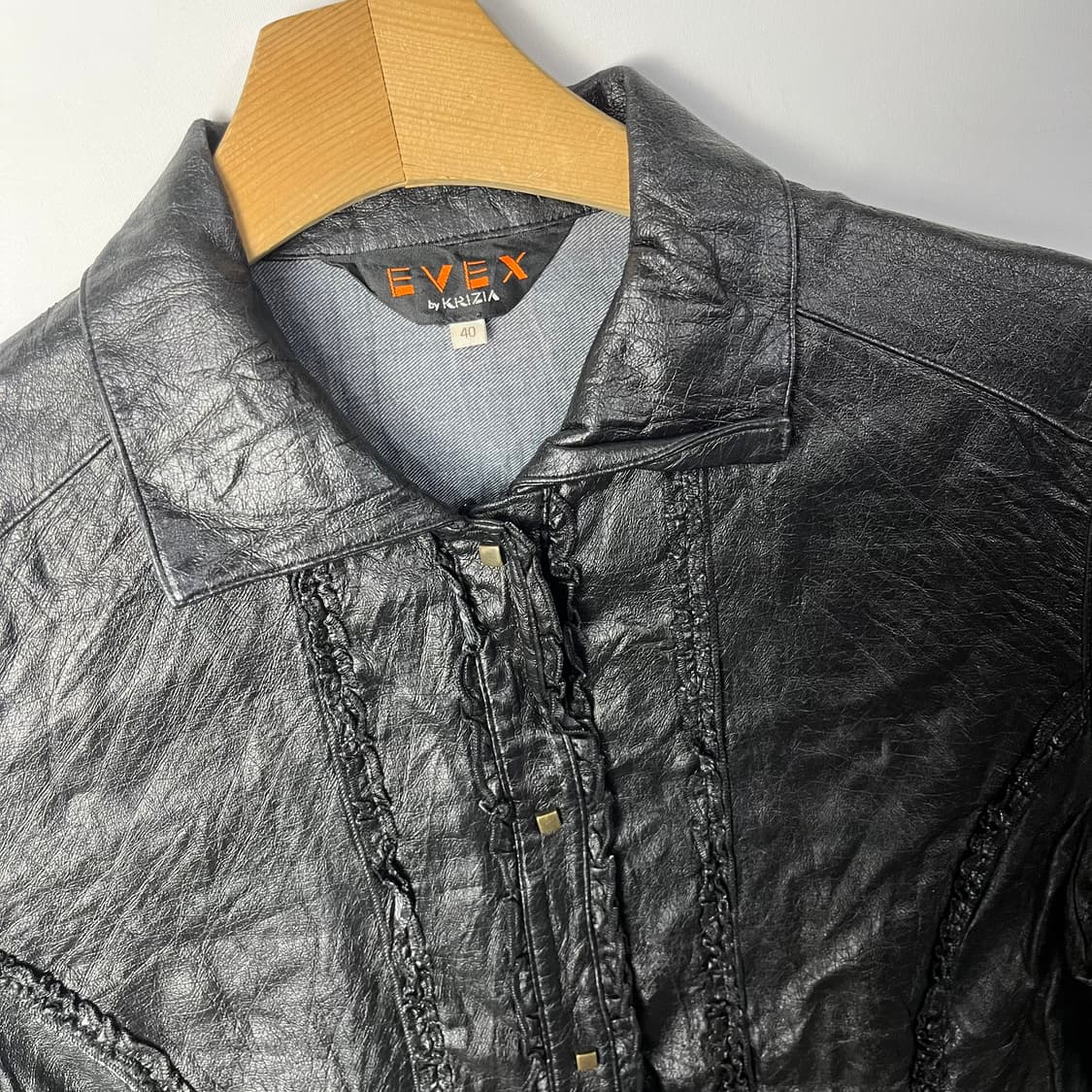 [Krizia] 크리지아 비건레더 프릴 셔츠 상품이미지3