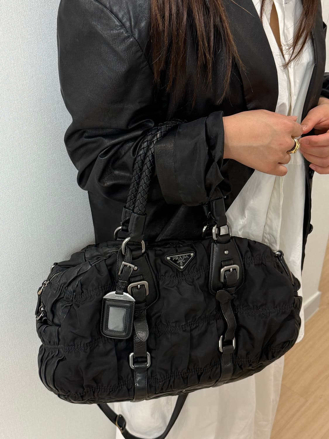 프라다 셔링 숄더 크로스백 (레더+나일론) 상품이미지2