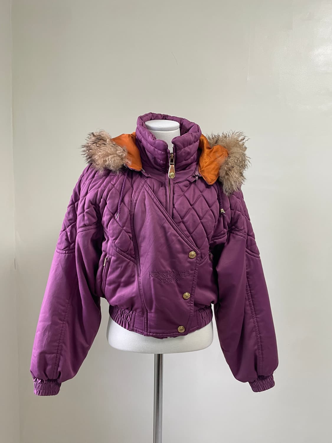 켄쇼 아베 스포츠 퀼팅 퍼후드 크롭 점퍼  J04100 상품이미지1