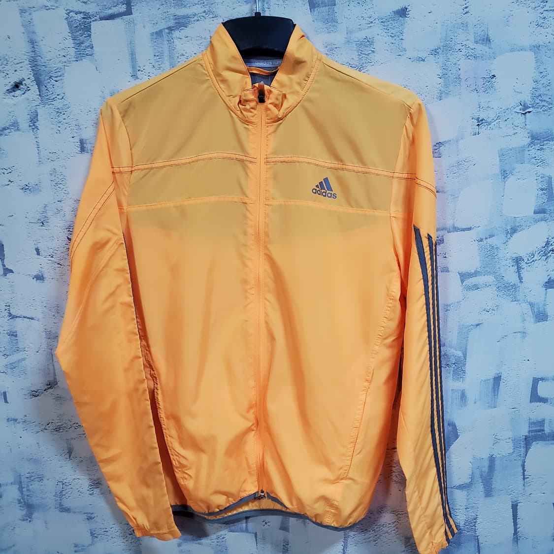 아디다스 오렌지색 런닝 바람막이  상품이미지1