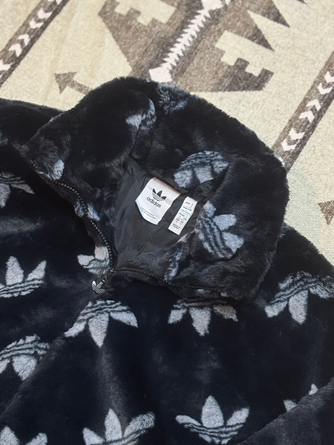 아디다스 모노그램 퍼자켓 상품이미지5