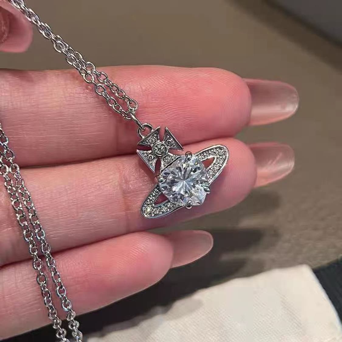 비비안 웨스트우드 아리엘라 펜던트 플레티넘 상품이미지3