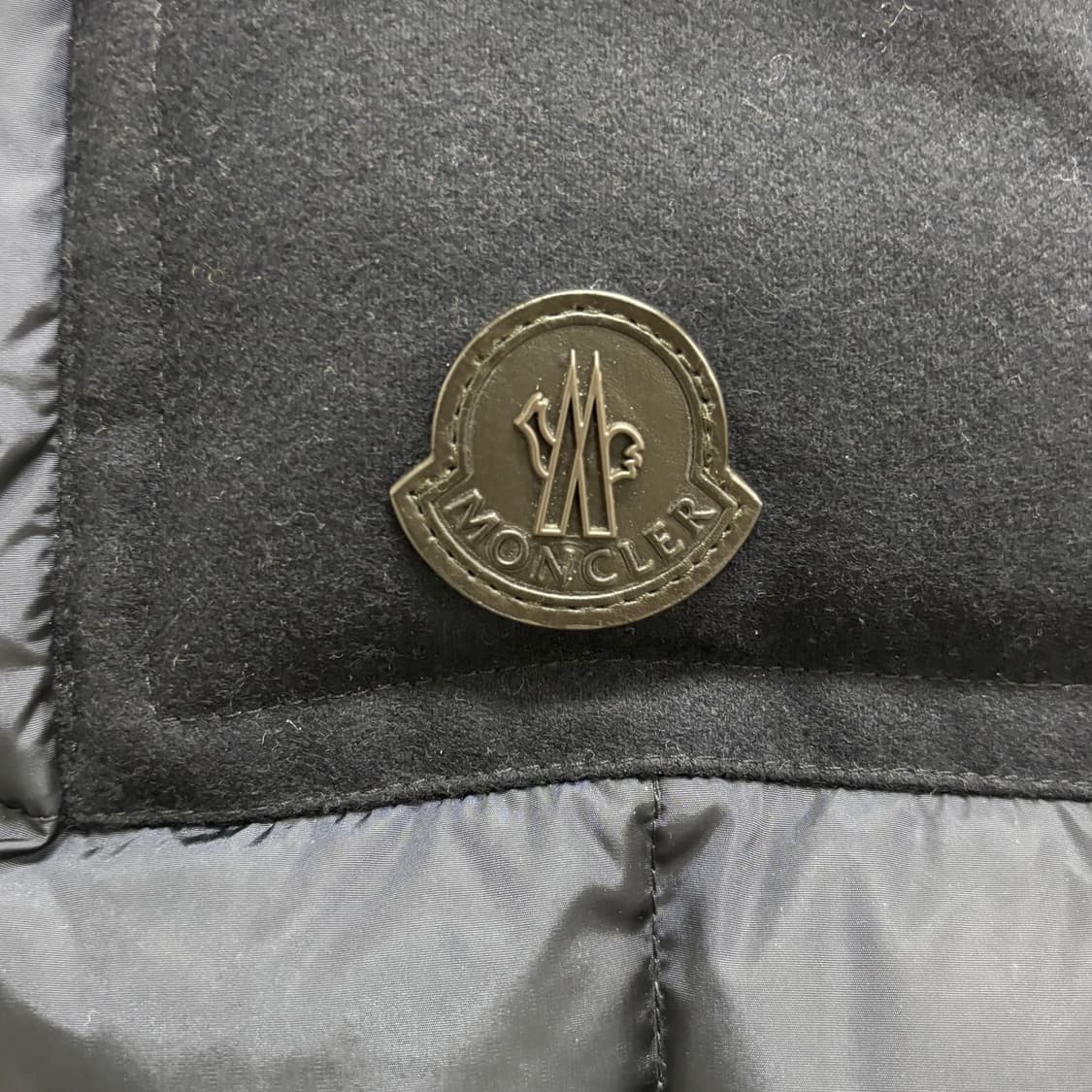 [2]몽클레어 블랙와펜 조끼패딩 상품이미지2