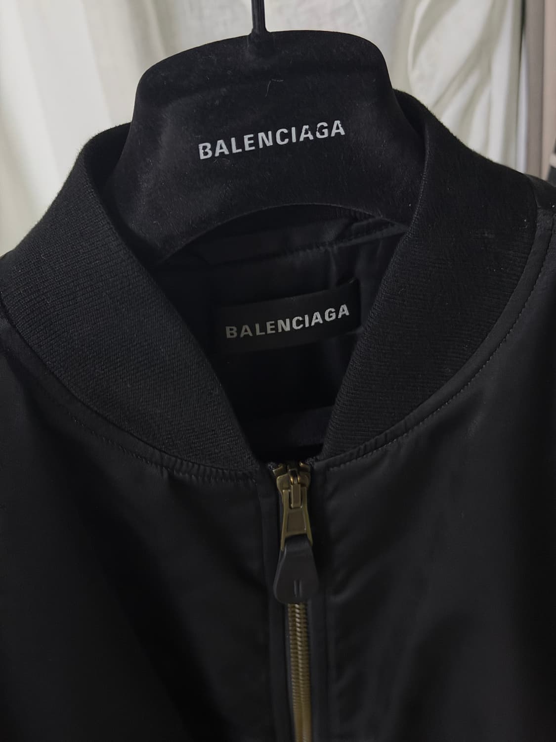 발렌시아가 웨이브로고 봄버 상품이미지6